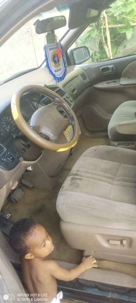 Toyota Sienna 98 image - aghmarket
