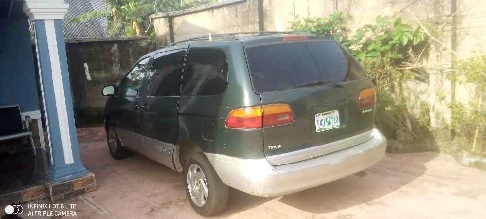 Toyota Sienna 98 image - aghmarket